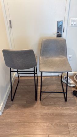 2x 24” Faux Leather Barstools