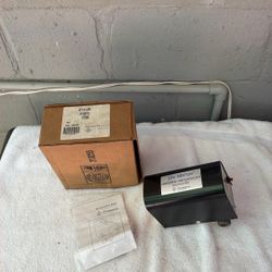 McDonnell &Miller  Water Feeder