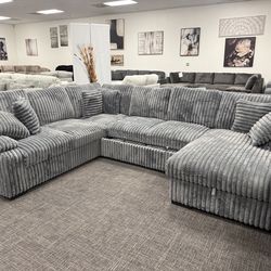 Gray pull out sectional SALE‼️
