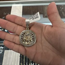 Gold Pendnat