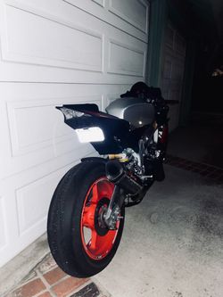 2019 Aprilia RSV4 RF