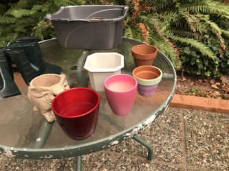 Assorted flower pots!