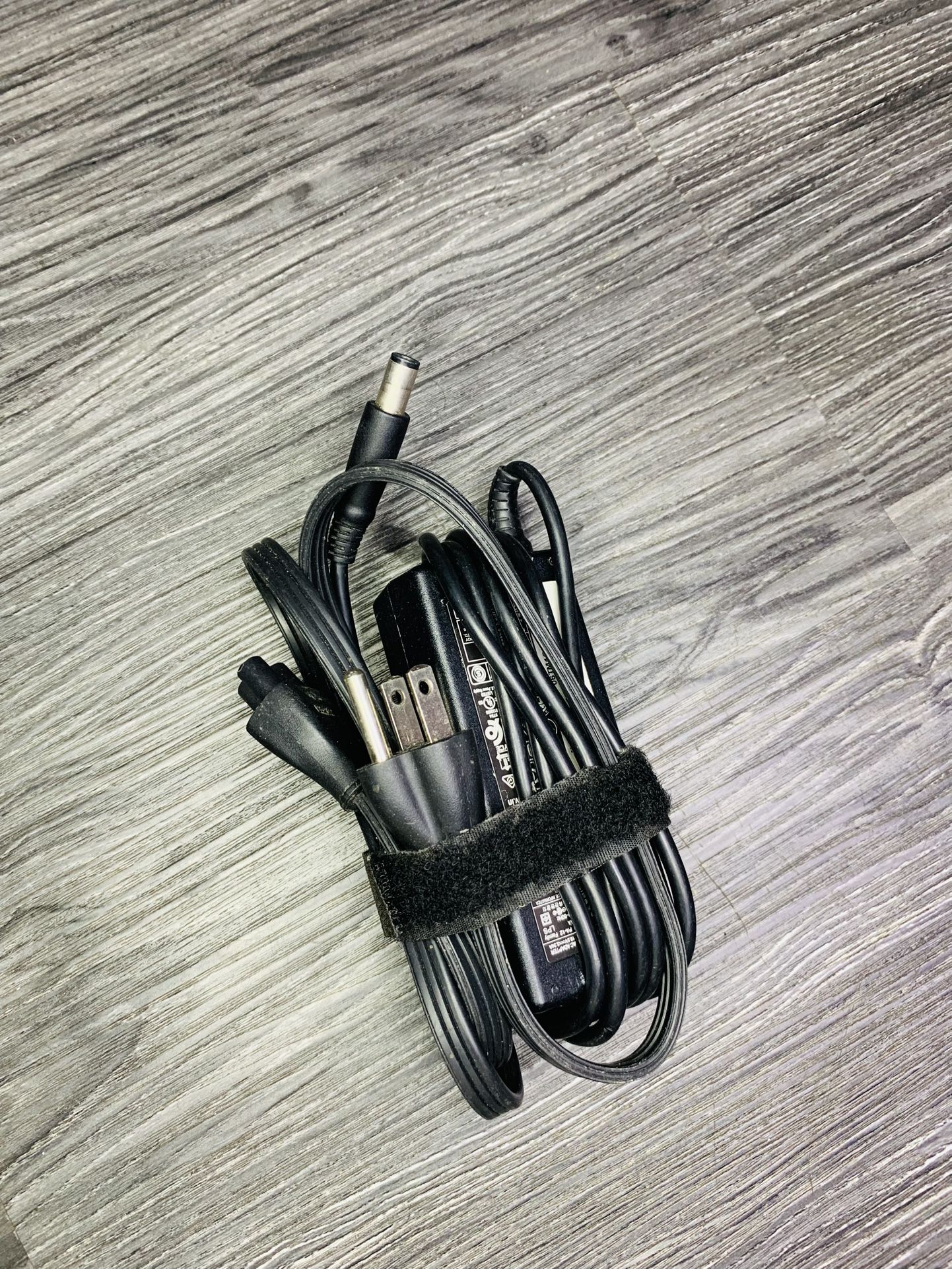Dell Genuine Original 65W 19.5V AC Adapter Charger Power for Latitude E ST XT