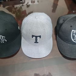 Caps