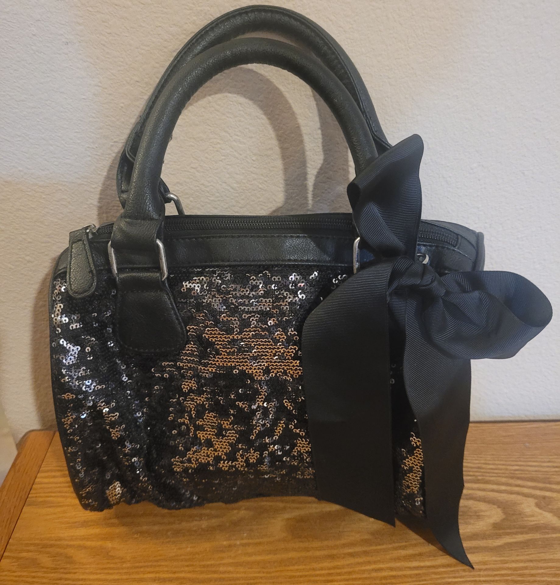 Black and silver sequine purse