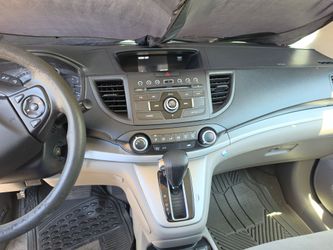HONDA CRV WHITE 4DR