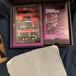 Hot Wheels RLC Optimus Prime Nemesis