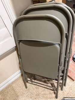 5 Folding Chairs