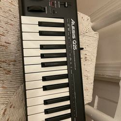 Alesis Keyboard