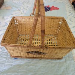vintage basket use for sewing, picnic, kitchen storage