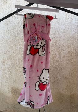 Hello kitty Valentine’s Day blanket