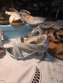 12 dozen Girl shoes