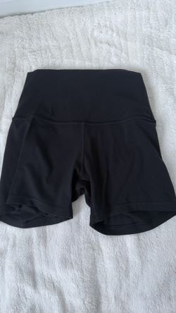 Black Lulu Lemon Shorts To Match The Set 
