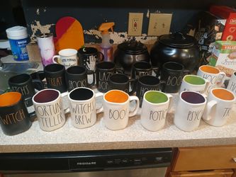Halloween Mugs And Culdrons