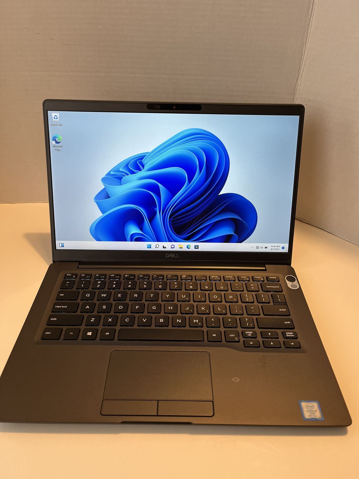 Dell Latitude 7400 14" i7-8665U 1.90GHz | 16GB RAM 256GB SSD Windows 11 Pro Fingerprint reader and face recognition NOT a touchscreen laptop