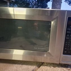 GE Large Microwave 