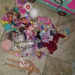 Barbies With Accessories 