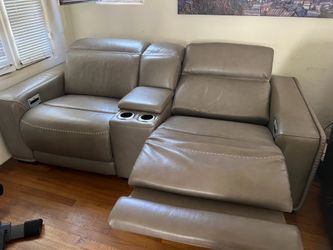 Dual reclining sofa