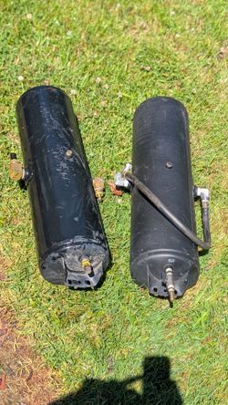2 Hoosier Steel Air reserve tank 6 g.