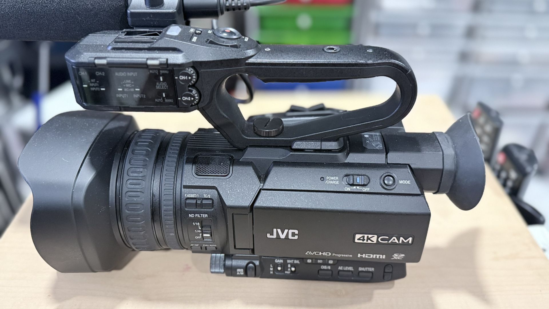 JVC GY-170U 4K With Batteries & Charger
