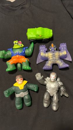Mixed Lot of 5 Mini Action Figures