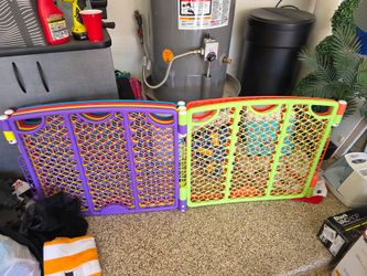 Color Baby Gate Perimeter