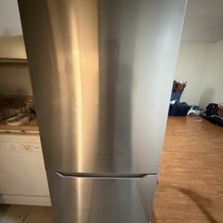 Insignia Refrigerator Need Gone!! 