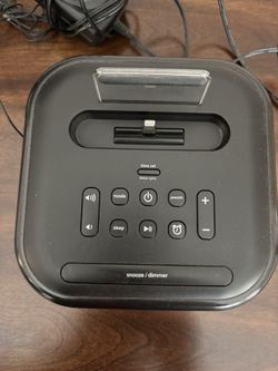 iHome Lightning Dock Alarm Clock Radio Speaker System