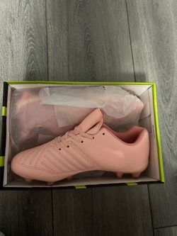 Kids cleats
