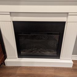 Electric Fire Place w/ Mantle 