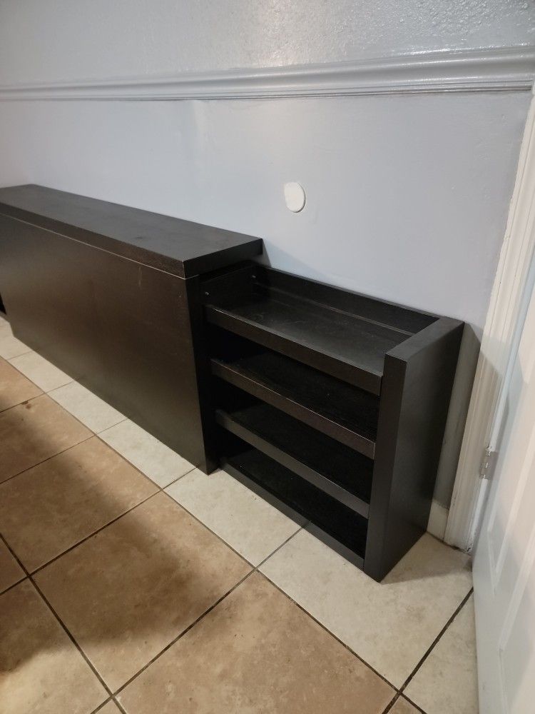 Full Frame And 2 Night Table Boths Side