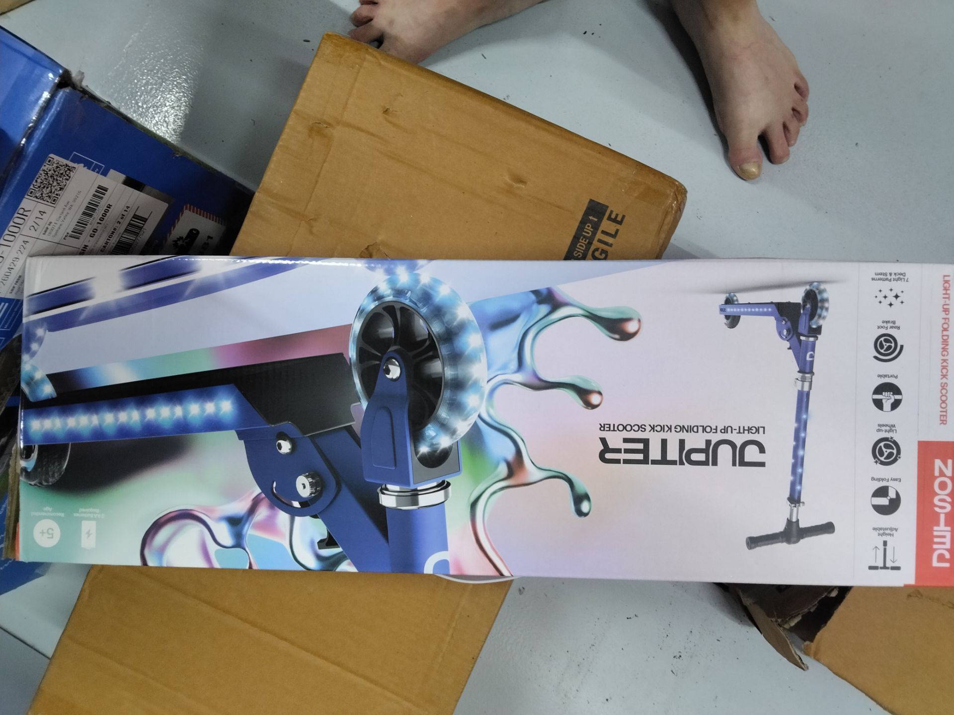 2 Jetson kids scooters