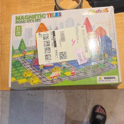 Magnetic Tiles Road City Set 