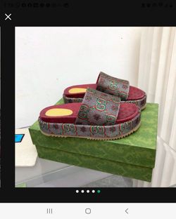 Gucci Women Slides 