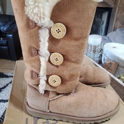 Ugg Boots Bailey Button Triplet
