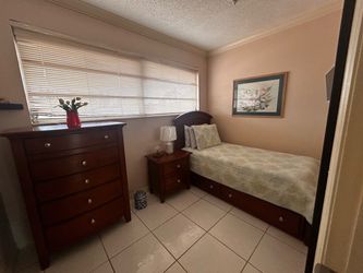 Bedroom set