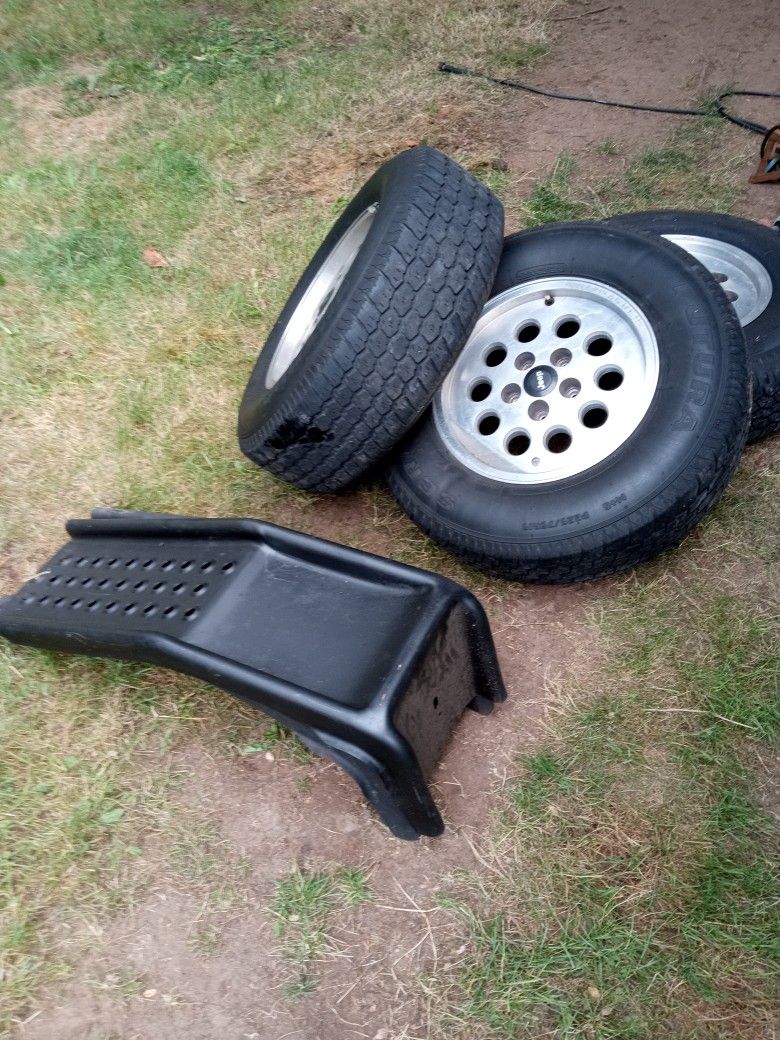 4 Tires And Rims For Jeep Cherokee. One New Tire, Other Three Have A Few Miles Left On Them. 2 Ramps, 2jack stands, 2ton Jack.