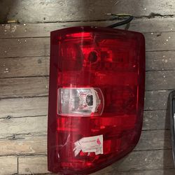 2007-2010 Chevy Silverado Left Tail Light 