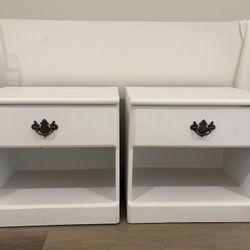 2 White Nightstands / Nightstand Set / End Tables / Side Tables