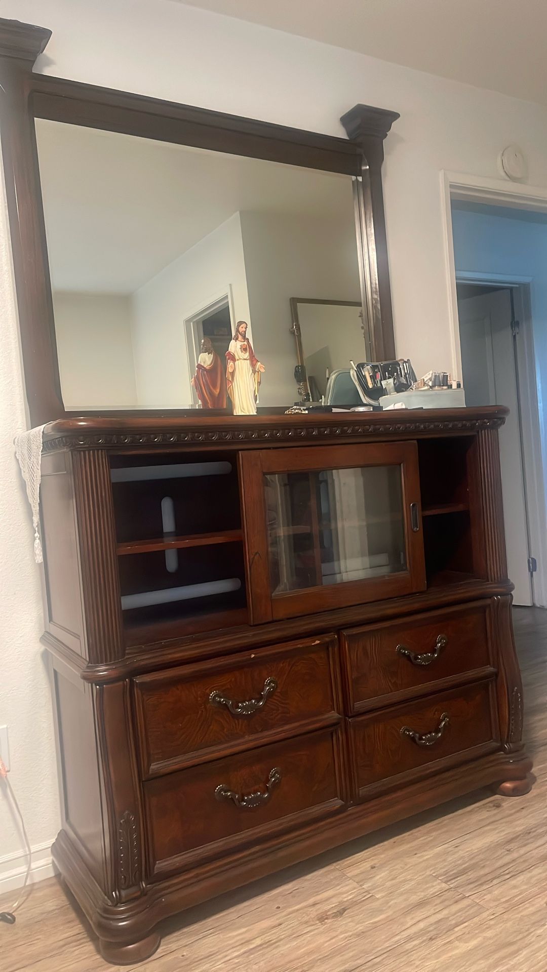 Dresser & Mirror