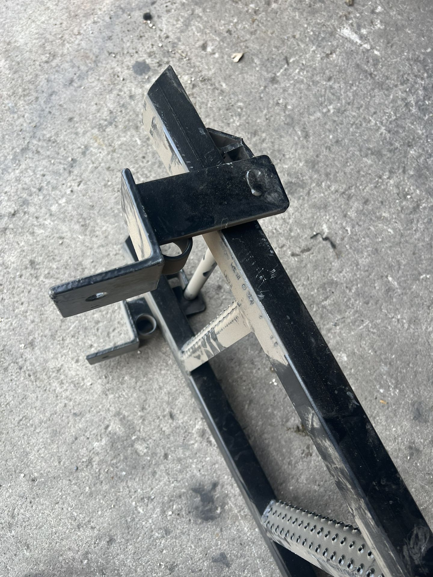 LADDER FOR TRUCK BEDS