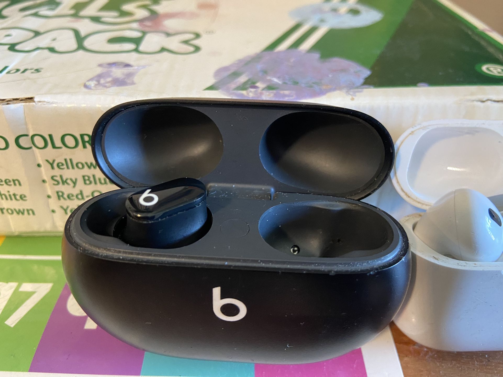 Beats Earbuds - Only One Bud
