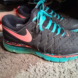 NIKE TRAINERS MENS SIZE10