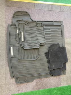 Original mats From 2020 Land Rover Range Rover Velar Mats