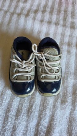 Toddler jordans 11s 6c gray and blue