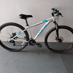 BICYCLE TREK 21 SIZE SIZE 29 BRAND NEW 