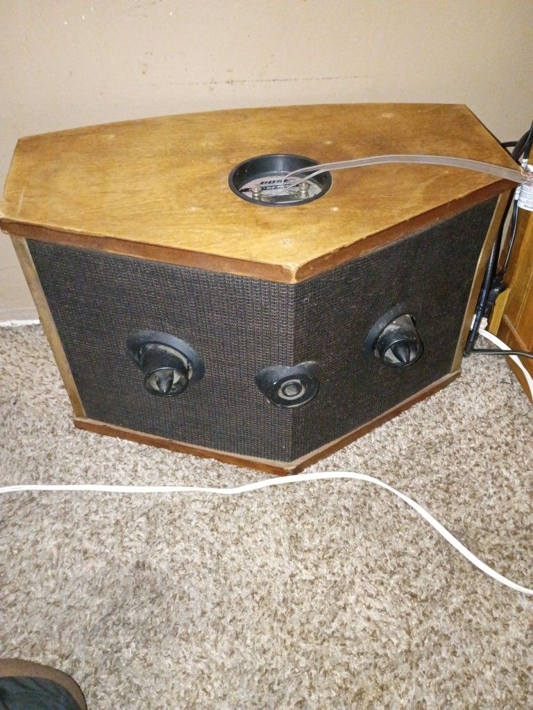 Bose 901 Series V I Have Both Pairs These Are Very Expensive Speakers Very Rare I'm Selling Receiver Or Speakers Separate 600For Full System