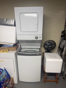 Whirlpool Electric Stacked Laundry Center with Compact 1.6-cu ft Top load Washer and 3.4-cu ft Dryer ( White )