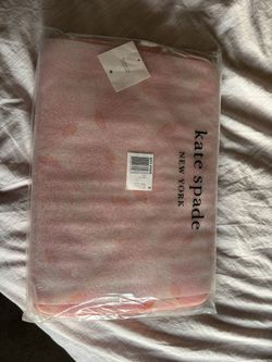 ✨ Brand New Kate Spade 15” Floral Laptop Sleeve – Never Opened! ✨