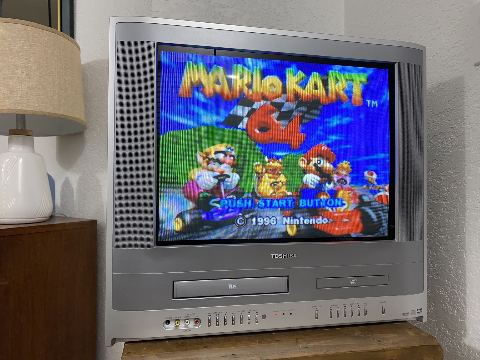 Toshiba 20” CRT TV (Model MW20FP1) 2004 Combo VCR DVD Gaming